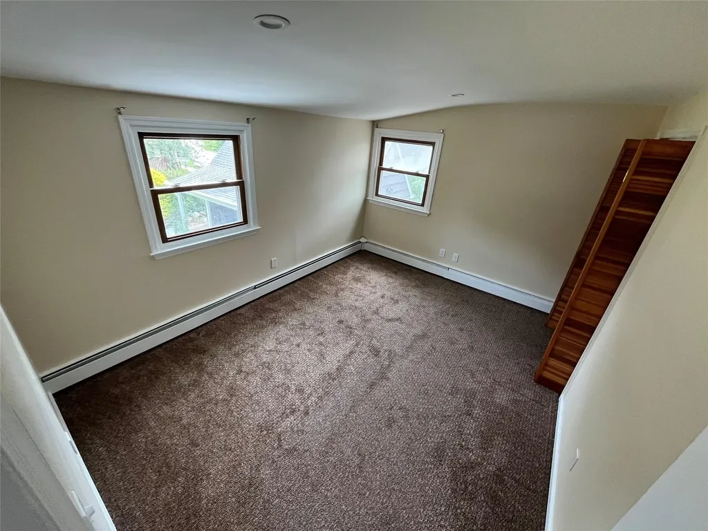 615 Floral Place Babylon NY 11702