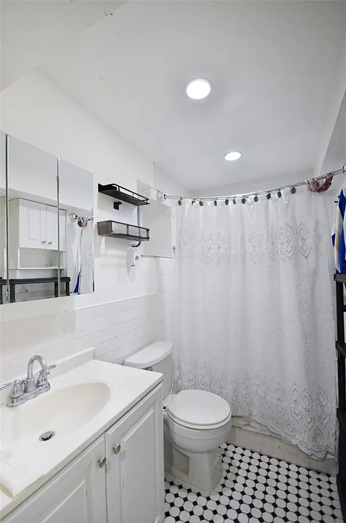 3070 Lasalle Avenue Bronx NY 10461