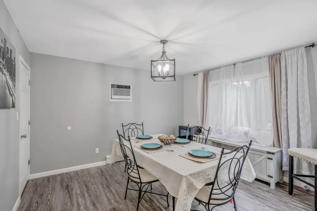 107 Avenue E Holbrook NY 11741