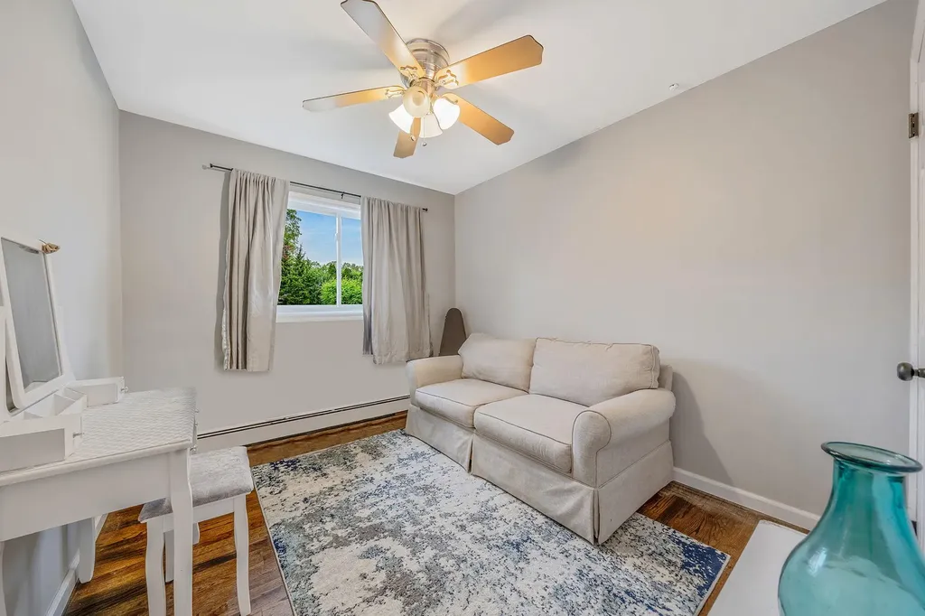 107 Avenue E Holbrook NY 11741