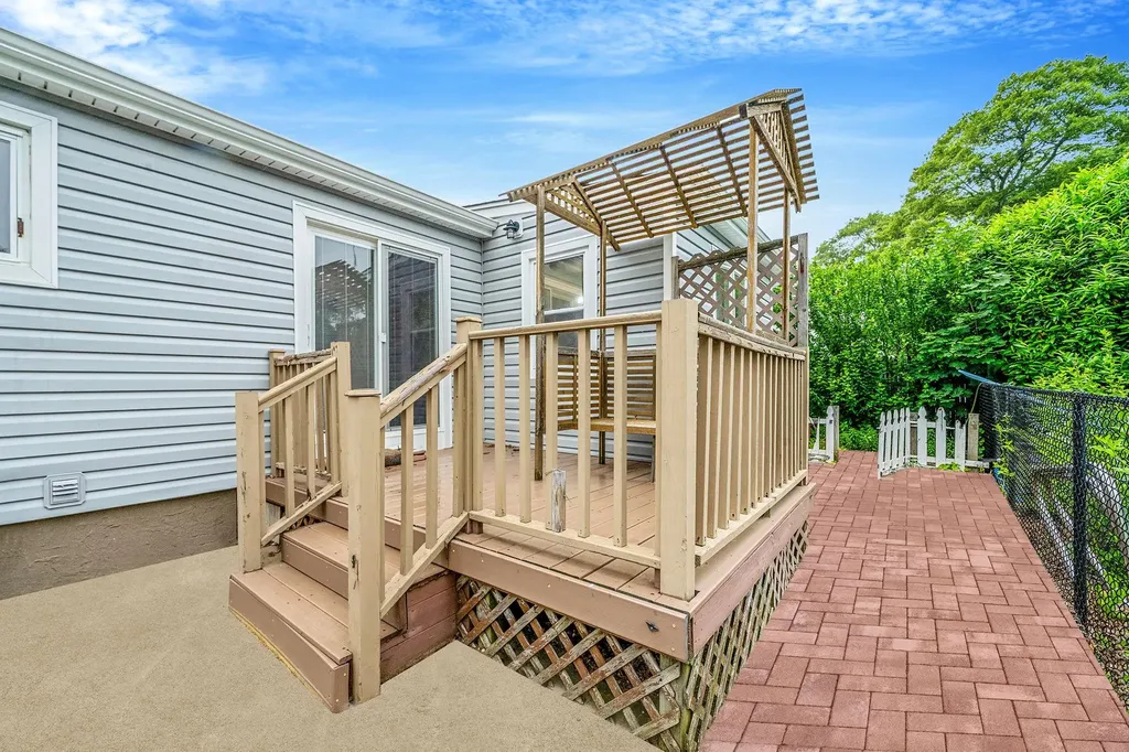 107 Avenue E Holbrook NY 11741
