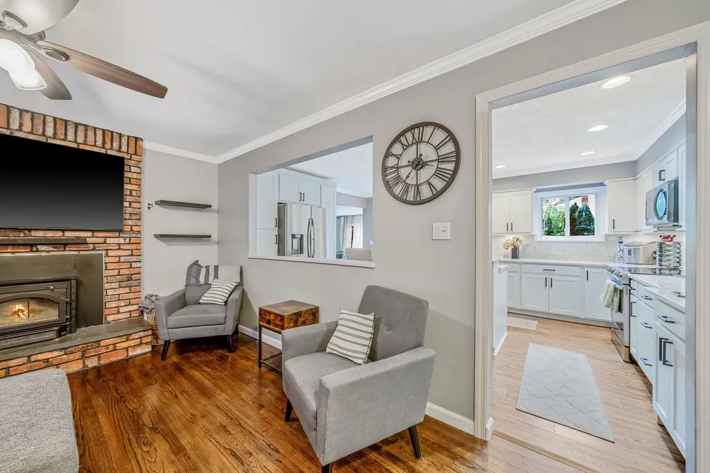 107 Avenue E Holbrook NY 11741