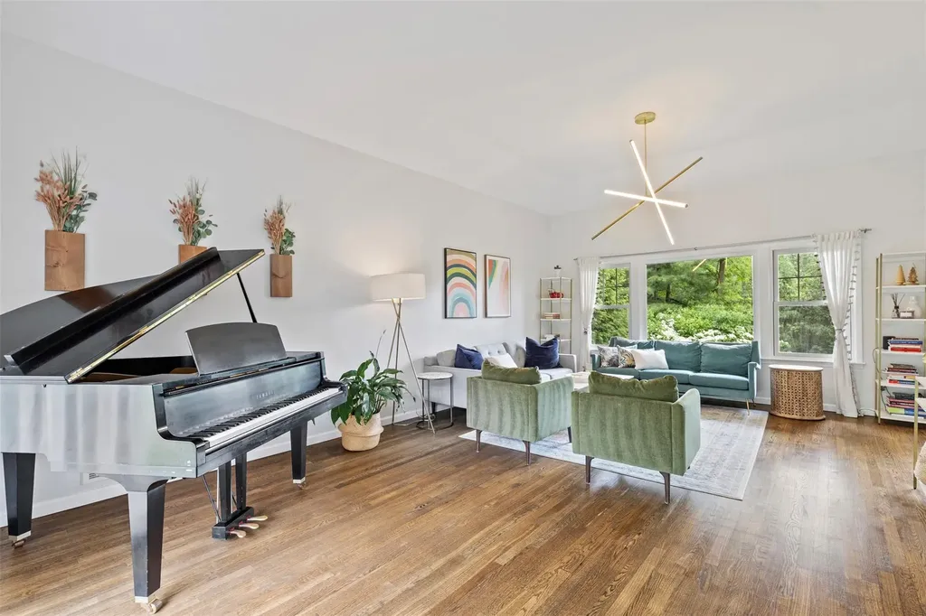 8 Sylvan Lane Scarsdale NY 10583