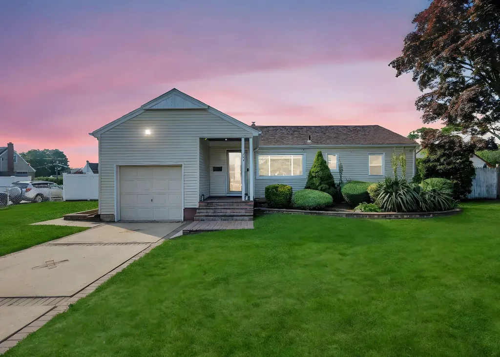 189 Stanton Boulevard Uniondale NY 11553