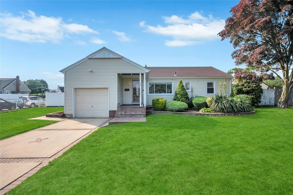 189 Stanton Boulevard Uniondale NY 11553