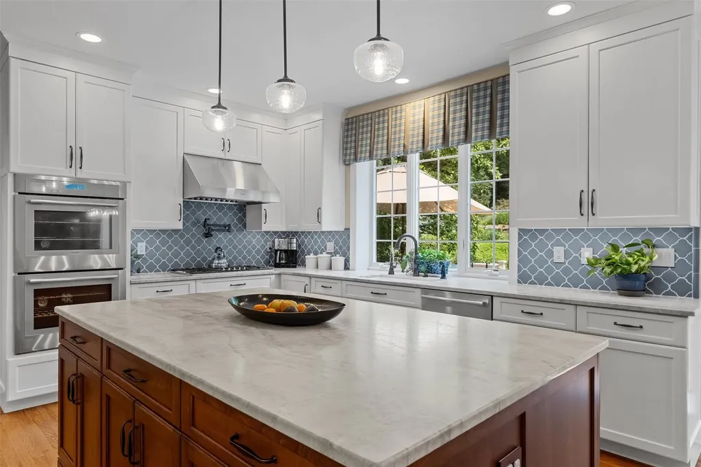41 Carlton Drive Mount Kisco NY 10549