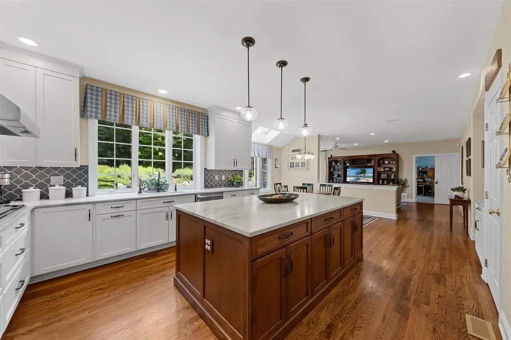 41 Carlton Drive Mount Kisco NY 10549
