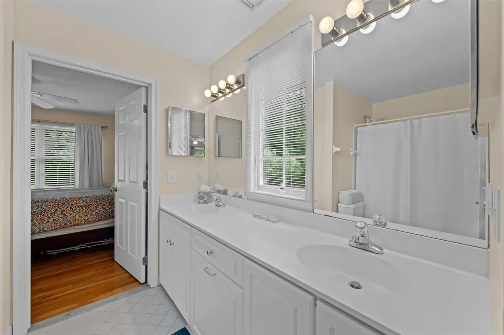 41 Carlton Drive Mount Kisco NY 10549