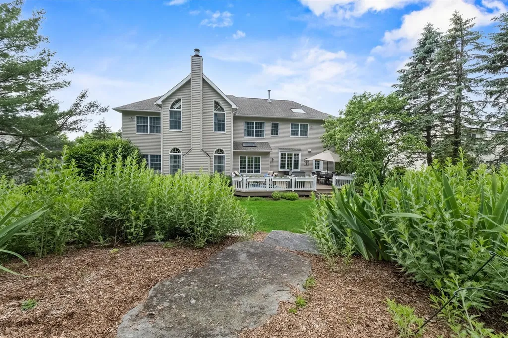 41 Carlton Drive Mount Kisco NY 10549