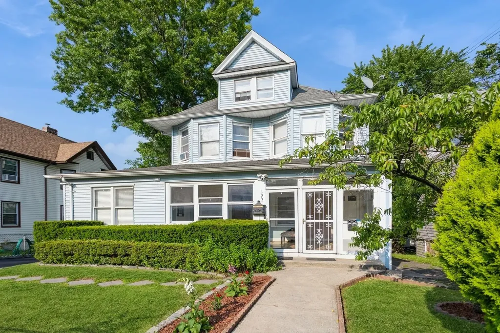 123 Clinton Avenue New Rochelle NY 10801
