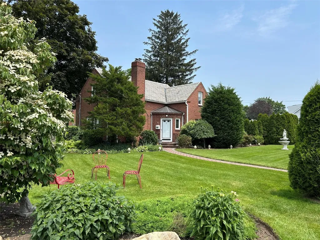 3 Carman Place Glen Head NY 11545