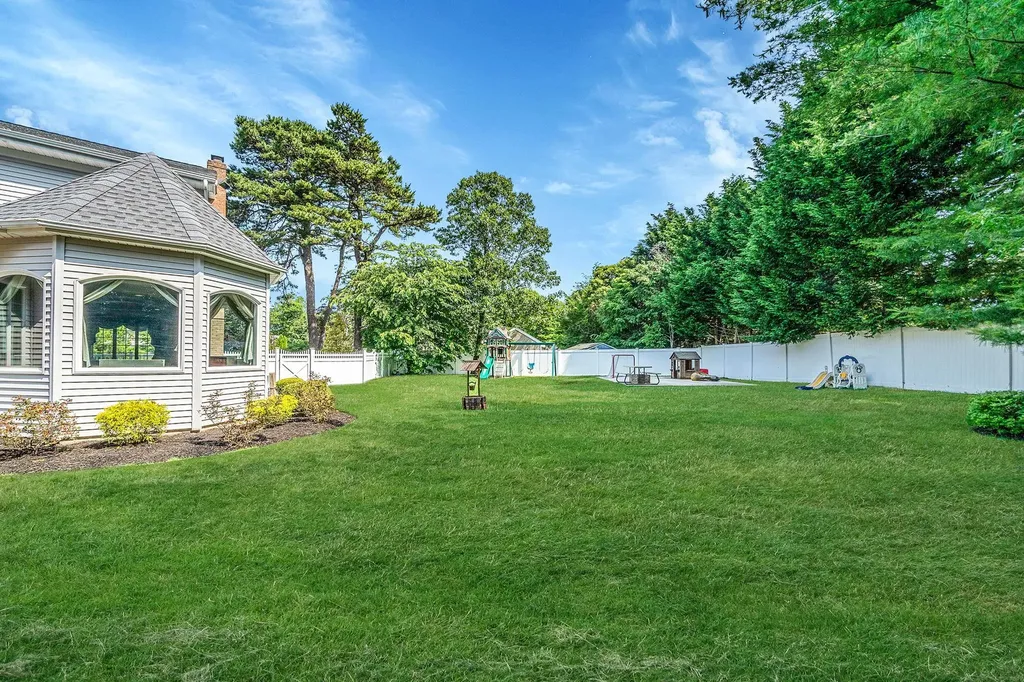 23 Antona Boulevard Centereach NY 11720
