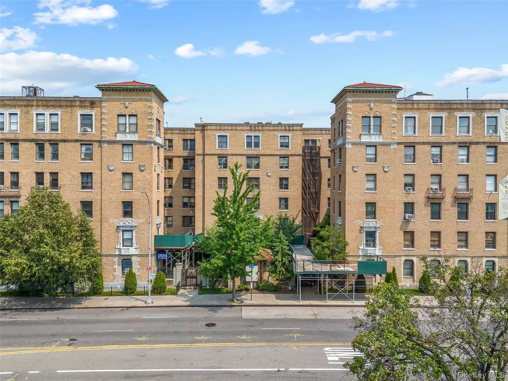 148-09 Northern Boulevard Flushing NY 11354