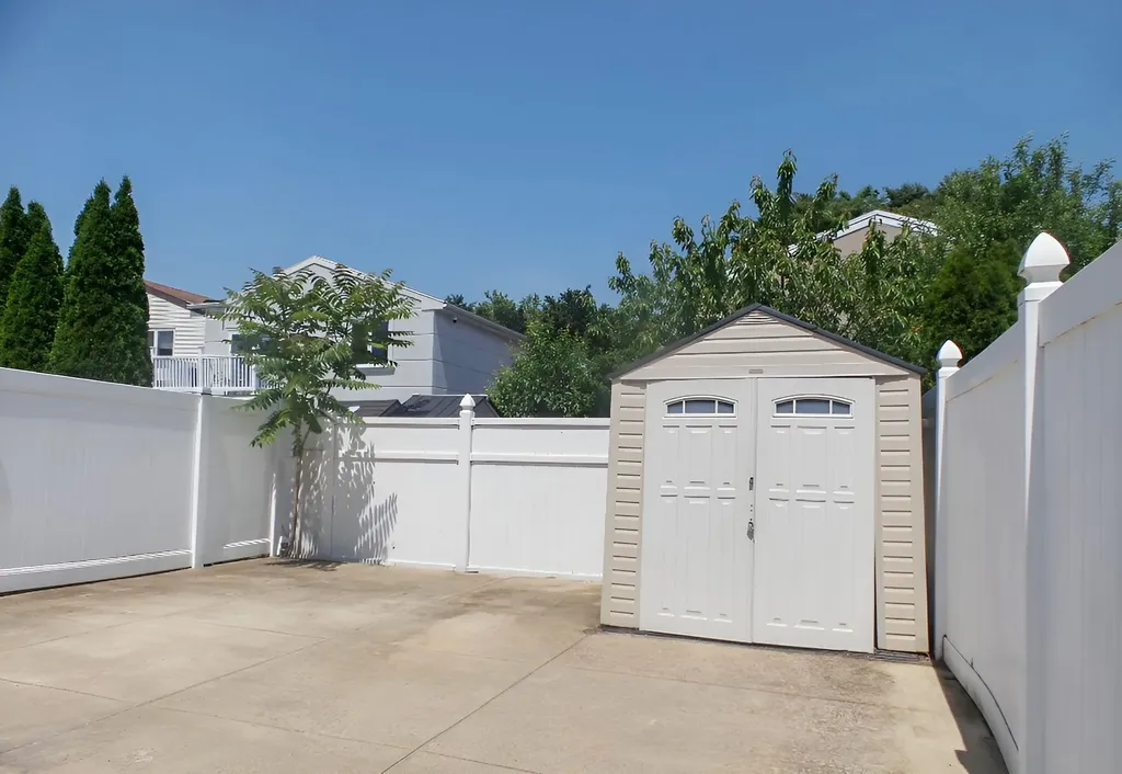 2439 E 69th Street Brooklyn NY 11234