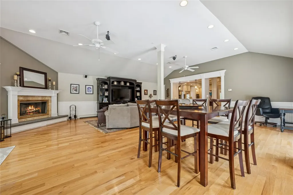 25 Hewitt Drive Northport NY 11768