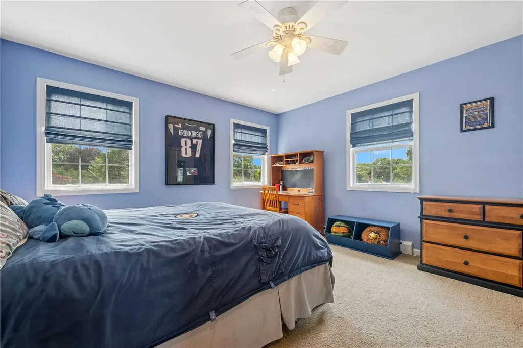 25 Hewitt Drive Northport NY 11768