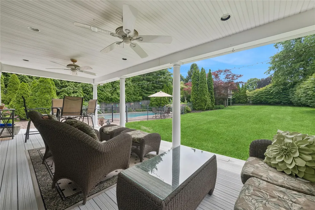 25 Hewitt Drive Northport NY 11768