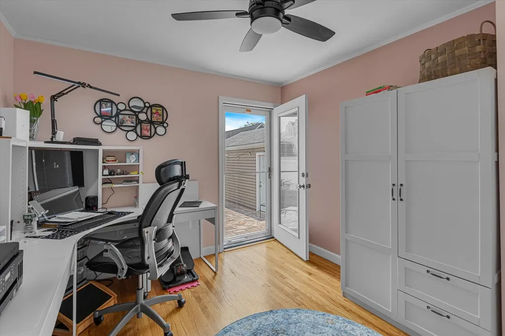 115 W Granada Avenue Lindenhurst NY 11757