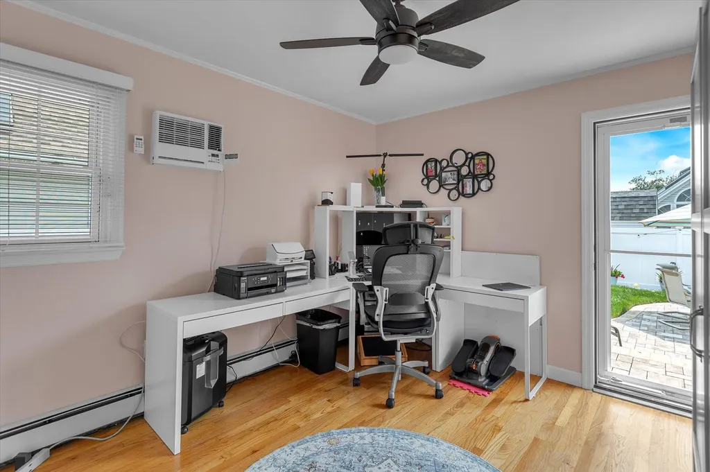 115 W Granada Avenue Lindenhurst NY 11757