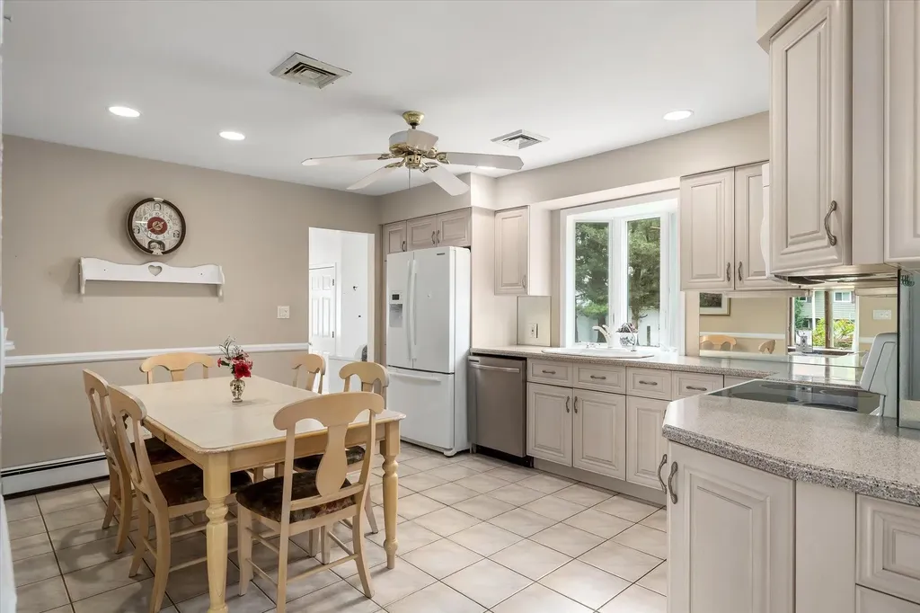 16 Stanwich Road Smithtown NY 11787