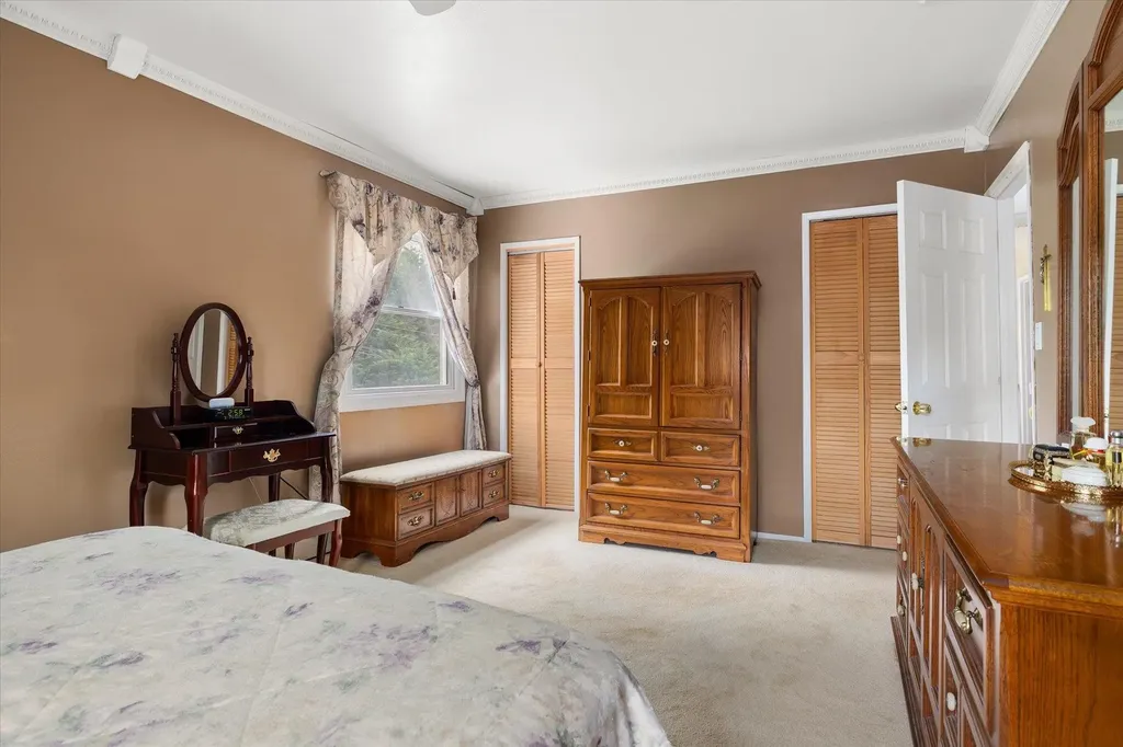 16 Stanwich Road Smithtown NY 11787