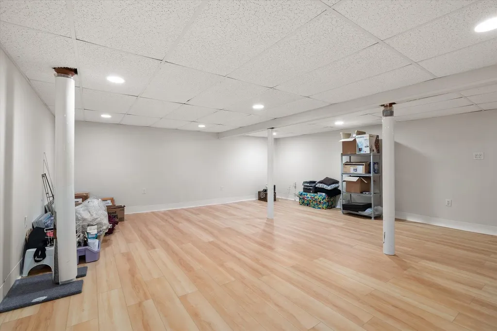 16 Stanwich Road Smithtown NY 11787