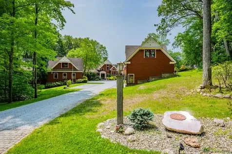 218 Kuhne Road Call Listing Agent CT 06488