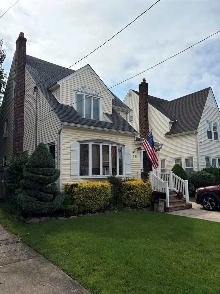 341 Marcellus Road Mineola NY 11501