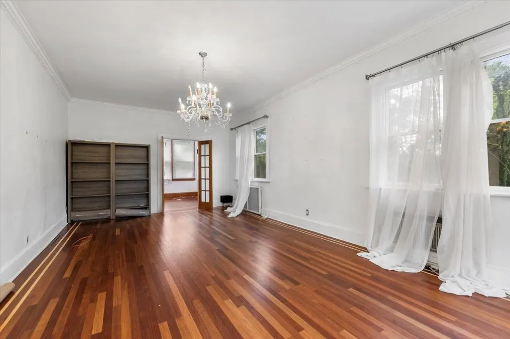 345 Broadway Lawrence NY 11559