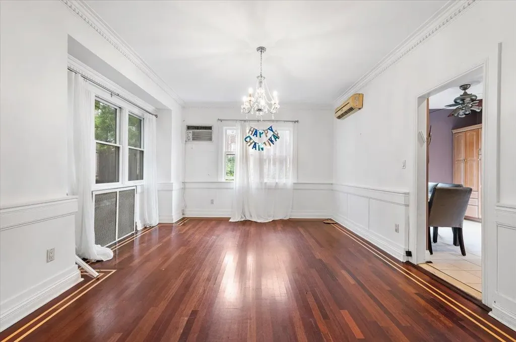 345 Broadway Lawrence NY 11559