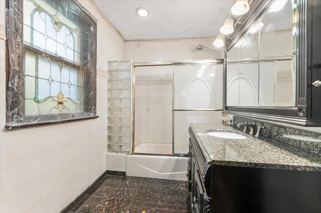 345 Broadway Lawrence NY 11559