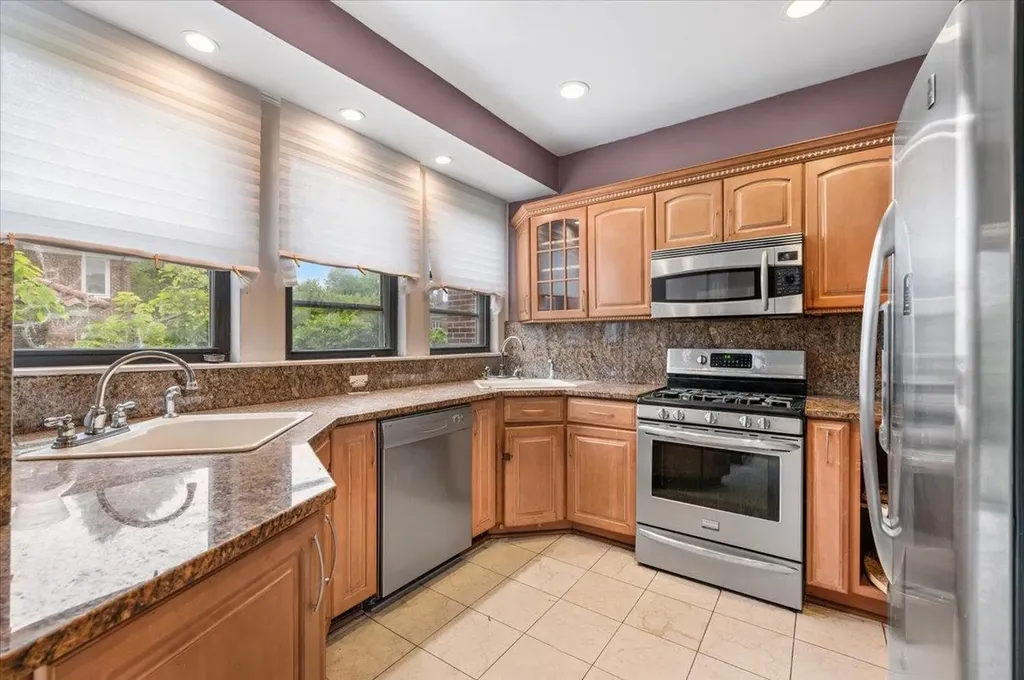 345 Broadway Lawrence NY 11559