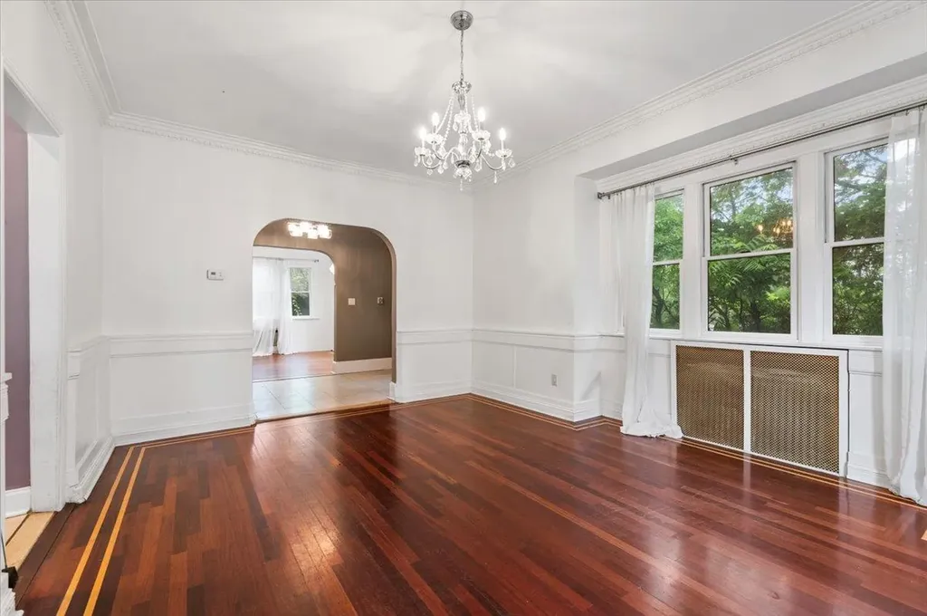 345 Broadway Lawrence NY 11559