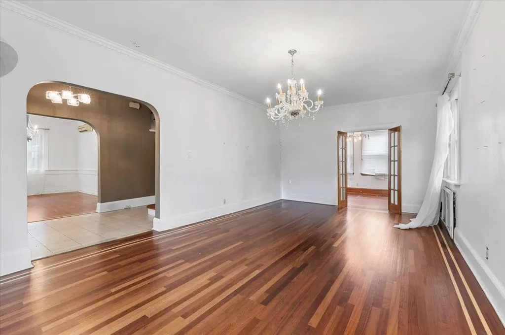 345 Broadway Lawrence NY 11559