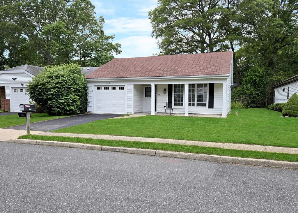 215 Kingston Drive Ridge NY 11961