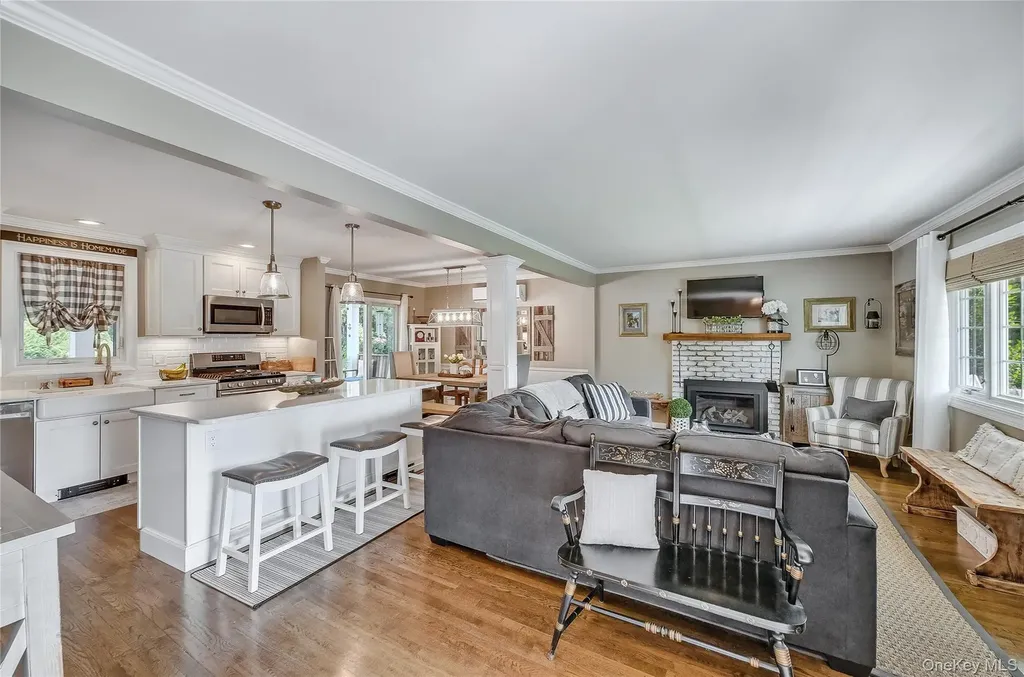 305 Devon Lane Smithtown NY 11787