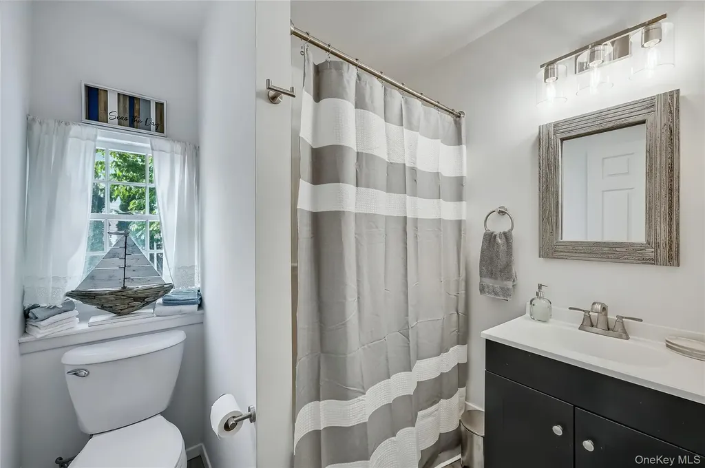 305 Devon Lane Smithtown NY 11787