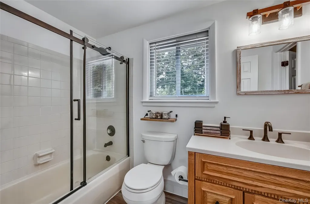 305 Devon Lane Smithtown NY 11787