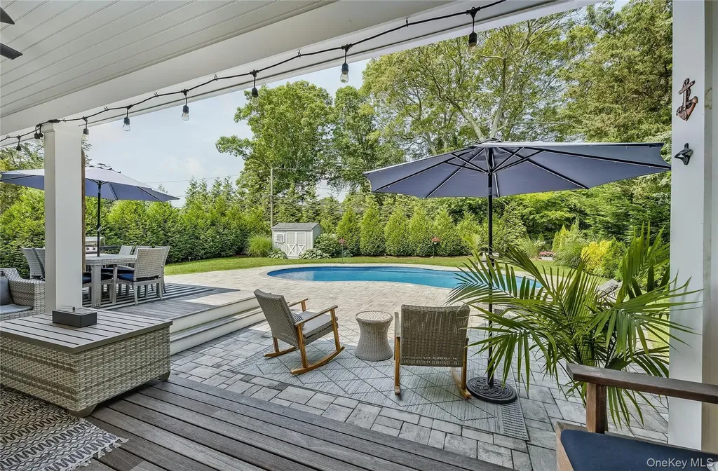 305 Devon Lane Smithtown NY 11787