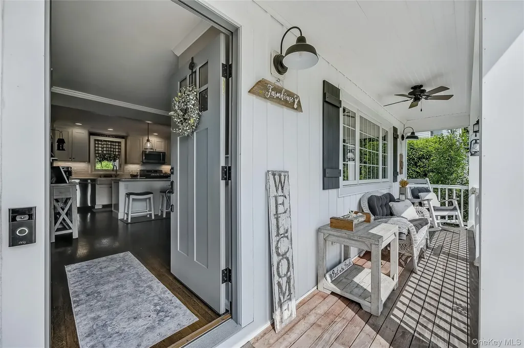 305 Devon Lane Smithtown NY 11787