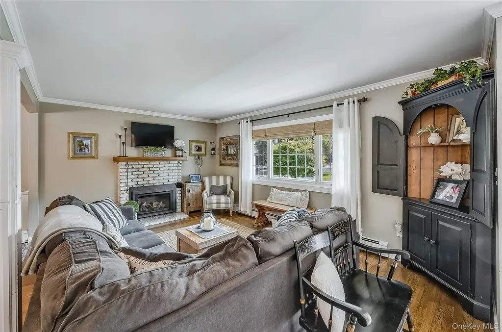 305 Devon Lane Smithtown NY 11787