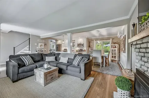 305 Devon Lane Smithtown NY 11787