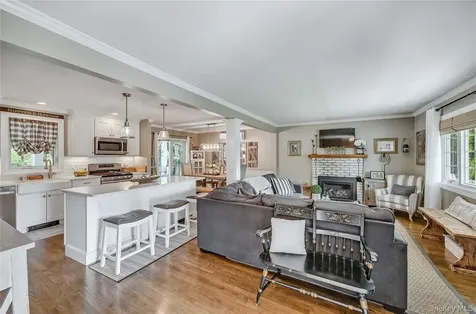 305 Devon Lane Smithtown NY 11787