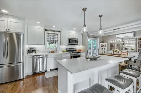 305 Devon Lane Smithtown NY 11787