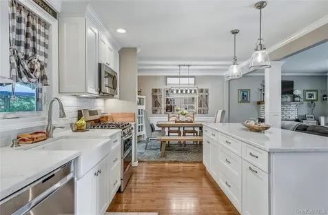 305 Devon Lane Smithtown NY 11787