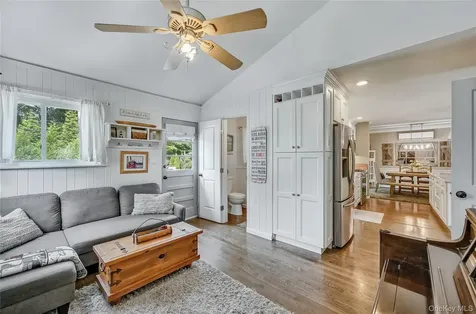 305 Devon Lane Smithtown NY 11787