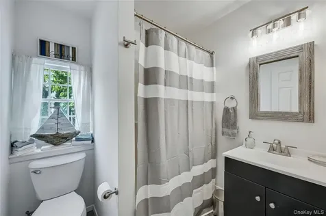 305 Devon Lane Smithtown NY 11787