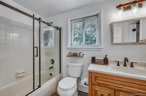 305 Devon Lane Smithtown NY 11787