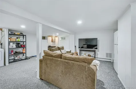 305 Devon Lane Smithtown NY 11787