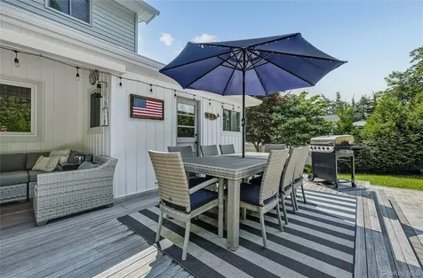 305 Devon Lane Smithtown NY 11787